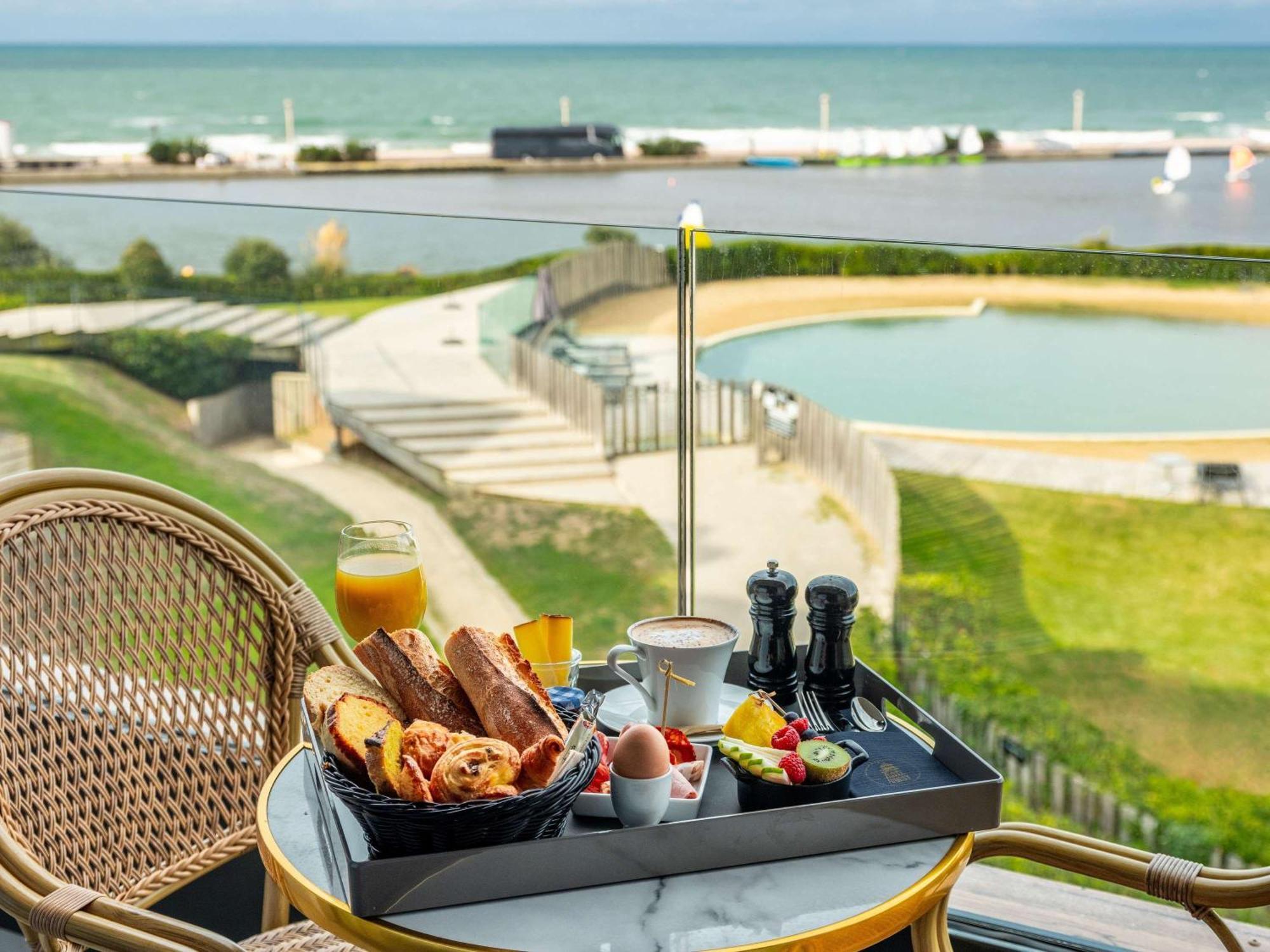 Cote Ouest Hotel Thalasso & Spa Les Sables D'Olonne - Mgallery Exterior photo